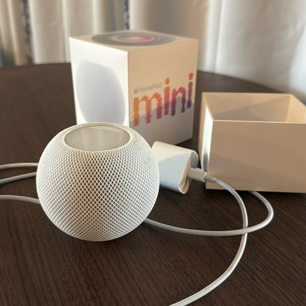 Apple HomePod mini in excellent condition